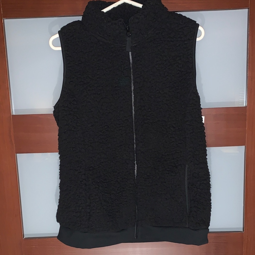 Time and Tru Full Zip Sherpa Vest Size Medium